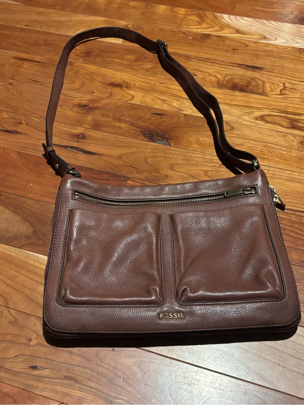 Fossil Chestnut Brown Leather Shoulder Bag with Gold Hardware